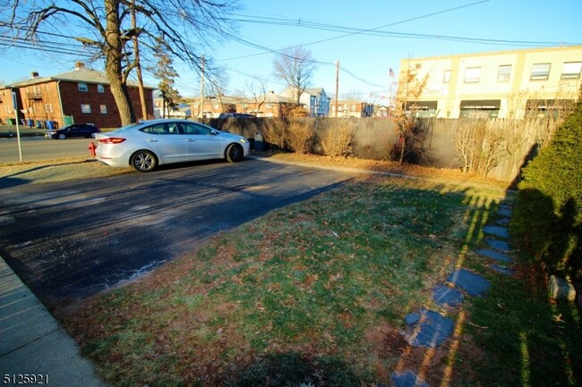 Building Photo - 2497 St Georges Ave