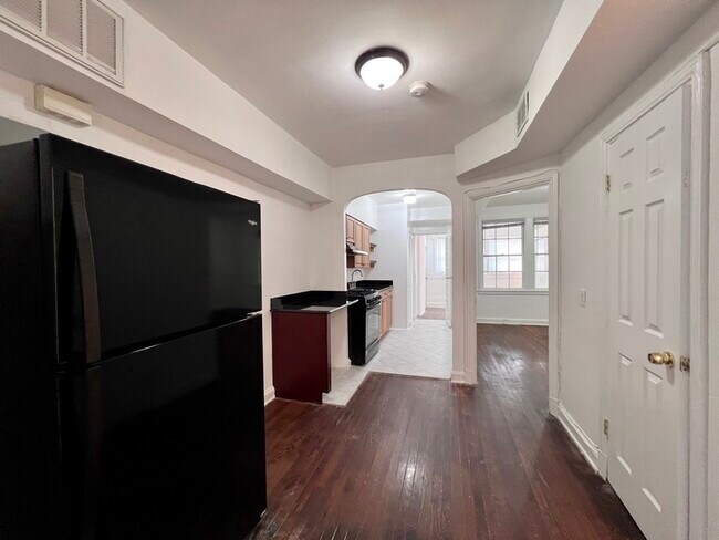 Foto del edificio - 1329 Adams St NE