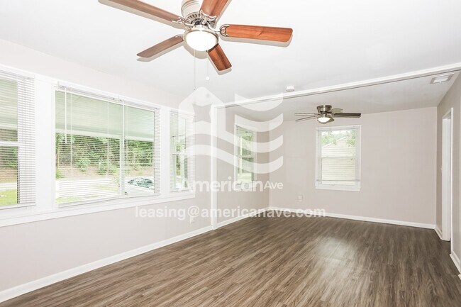 Foto del edificio - 626 Carolina Springs Rd