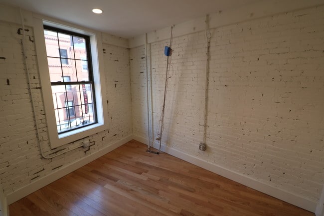 Building Photo - 282 North St