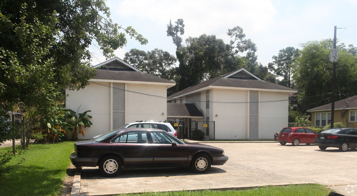 Foto del edificio - 317 East Drive Apartments