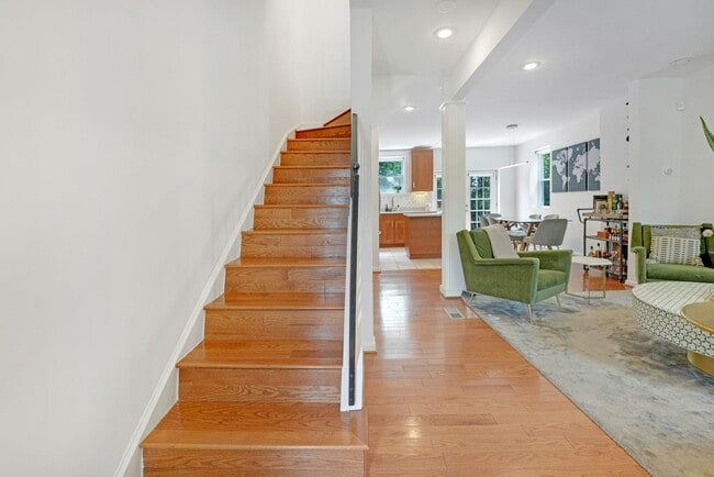 Foto del edificio - 520 Lamont St NW