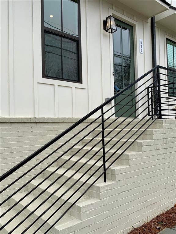 Building Photo - 990 Viney Way