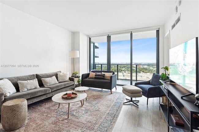 Foto del edificio - 121 NE 34th St