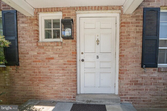 Foto del edificio - 1334 Montgomery Ave