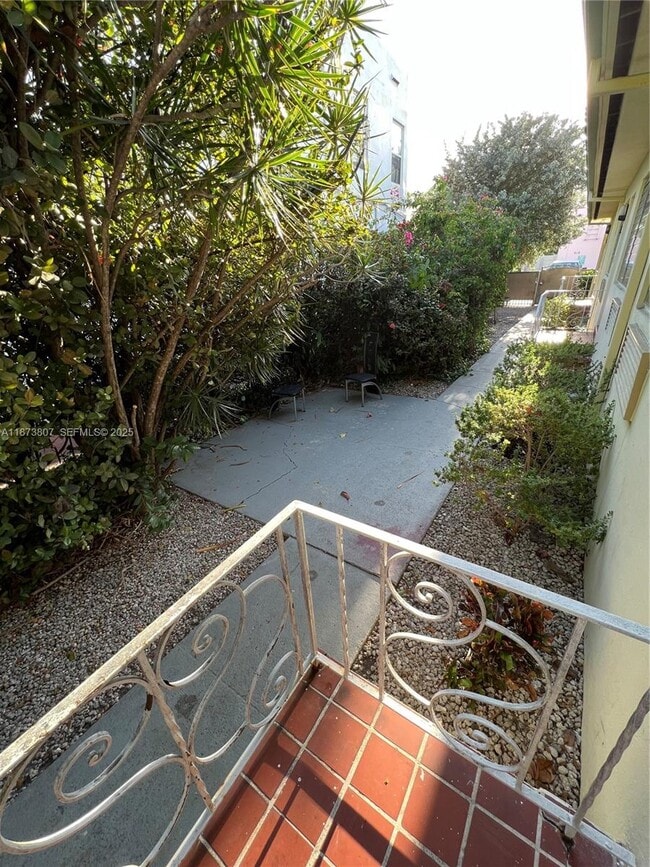 Building Photo - 620 Jefferson Ave