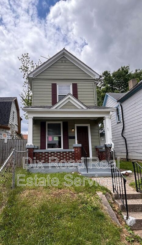 Foto principal - 67 S McGee St