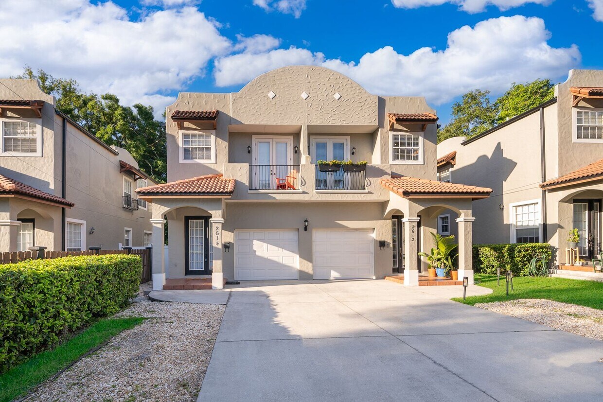 Primary Photo - 3 Bedroom 2.5 Bathroom 2 Story Townhouse a...
