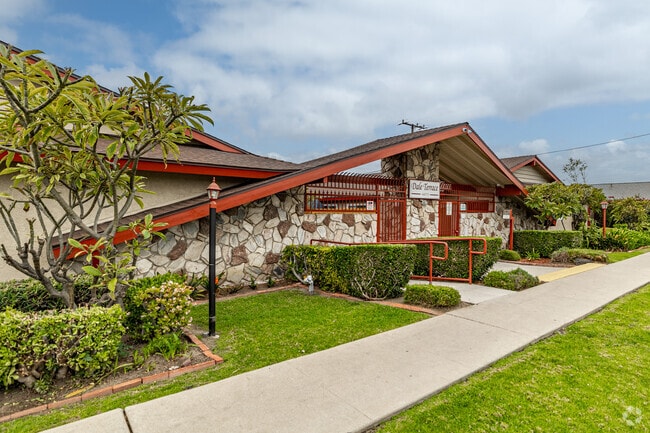 Building Photo - Dale Terrace