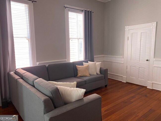 Gallery Detail: 867 Orange Terrace Macon Ga 31201 Townhome Rentals In Macon