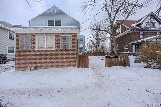 Building Photo - 1629 10th St