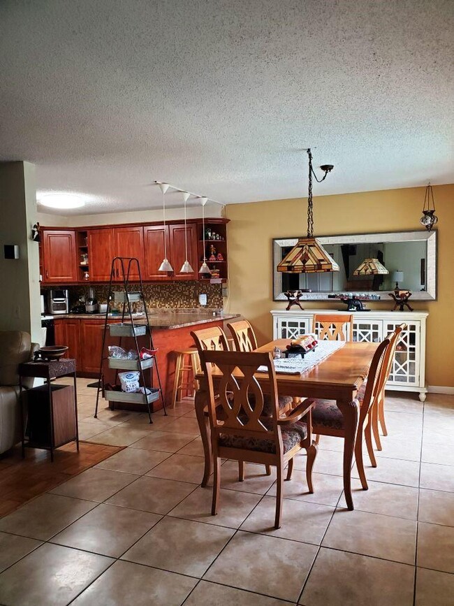 Building Photo - 1555 Forest Lakes Cir