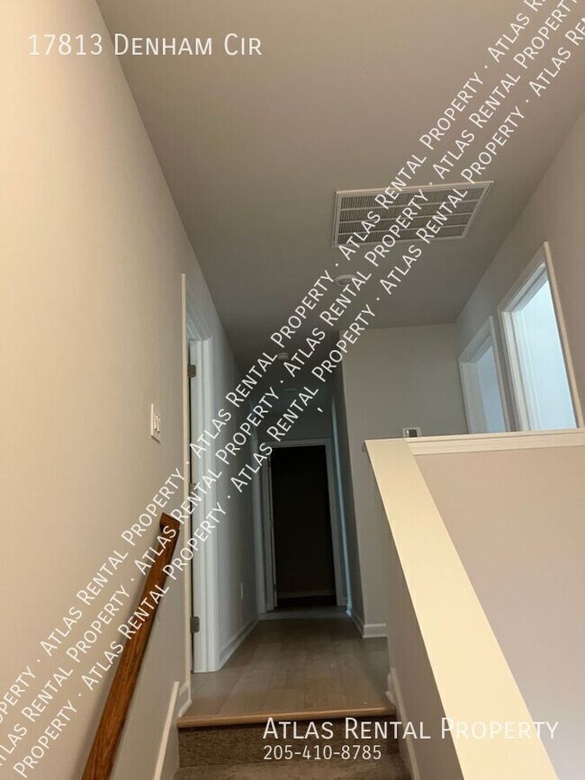 Foto del edificio - 17813 Denham Cir