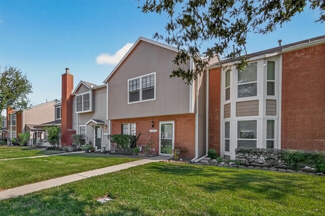 Foto del edificio - 16826 Holly Trail Dr