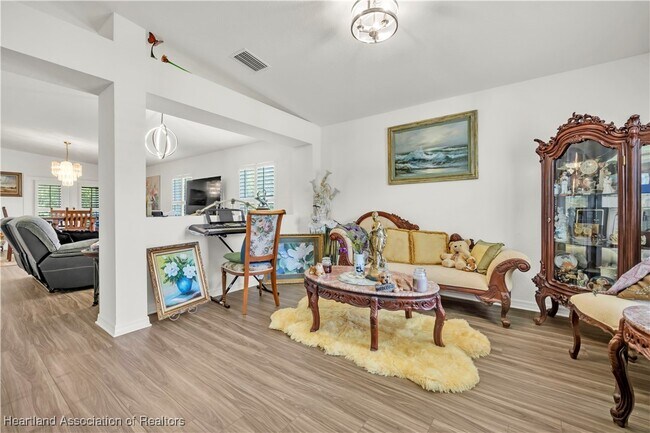 Foto del edificio - 5320 Pebble Beach Dr