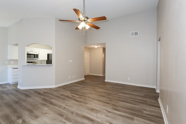 Foto del edificio - 736 Rusty Spur Dr