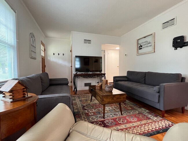 Foto del edificio - Great Furnished Home in TC