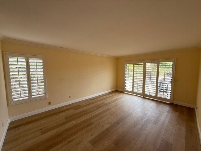 Building Photo - You’ll love this beautifully updated home ...
