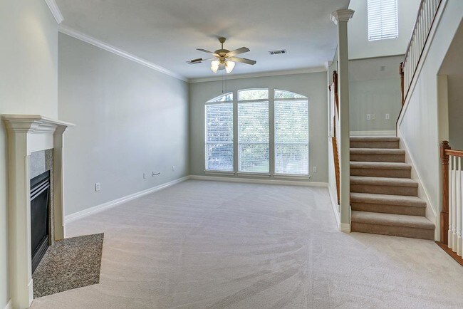 Building Photo - 1709 French Village Dr