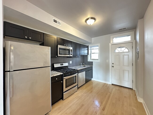 Building Photo - 2402 W Bryn Mawr Ave