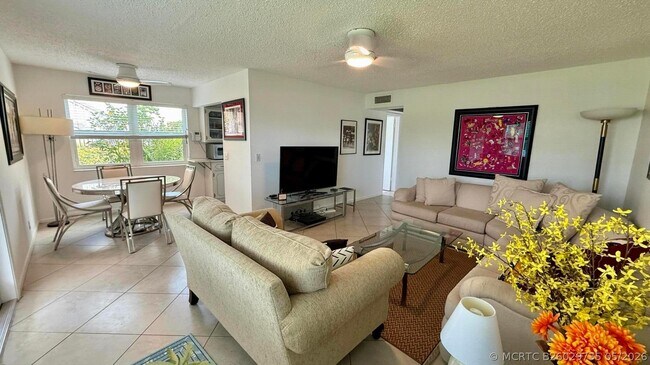 Foto del edificio - 316 Markham Crescent