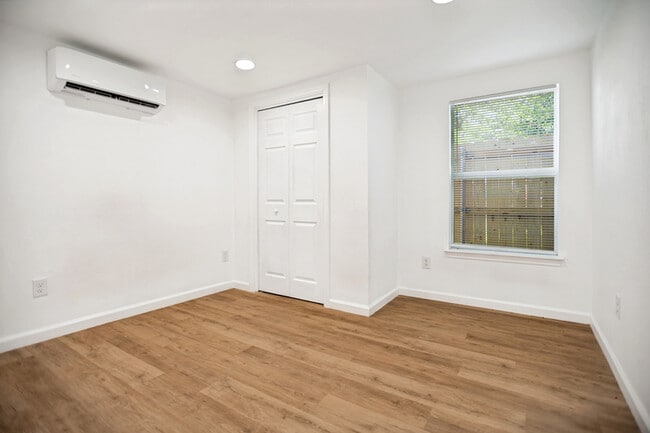 Foto del edificio - 905 W Abram St