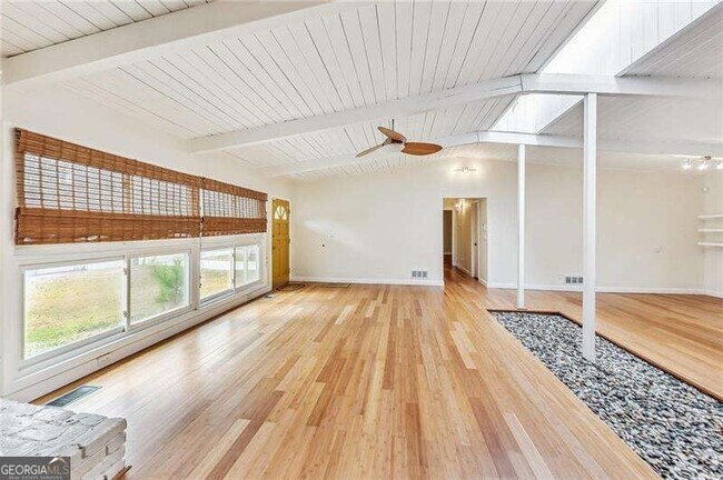 Building Photo - 3121 Lynnray Dr