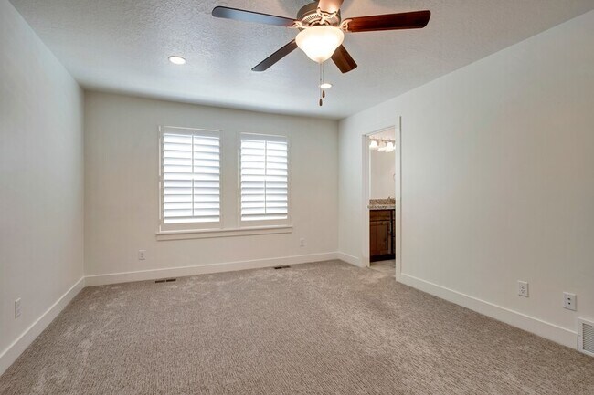 Foto del edificio - 2083 Crescent Row