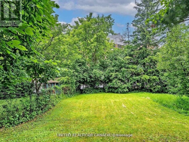 Building Photo - 102 Baywood Ct