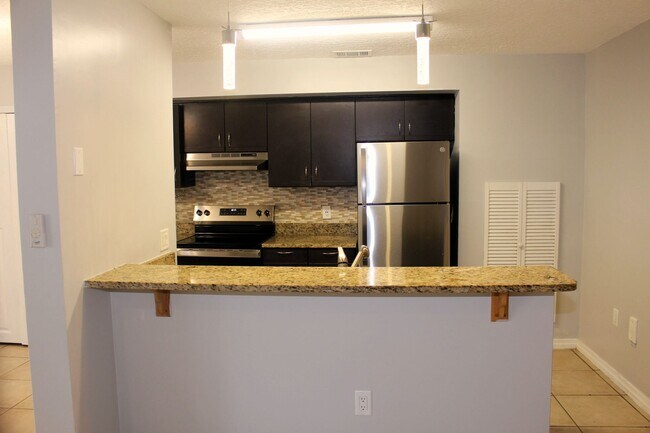 Foto del edificio - Lovely Condo for rent