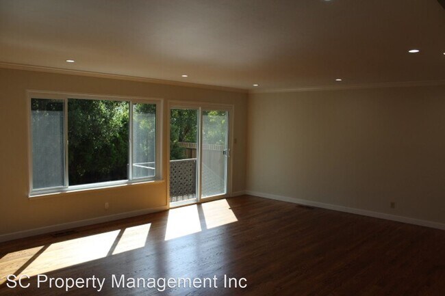 Building Photo - 2 br, 1.5 bath House - 1501 Locust St