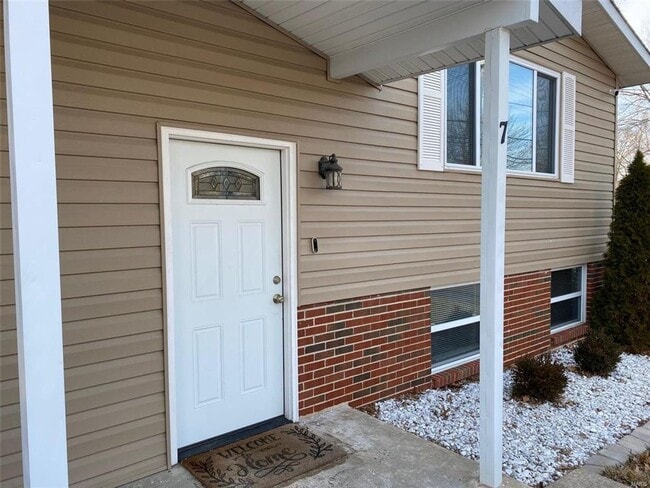 Building Photo - 7 Edgeworth Ave