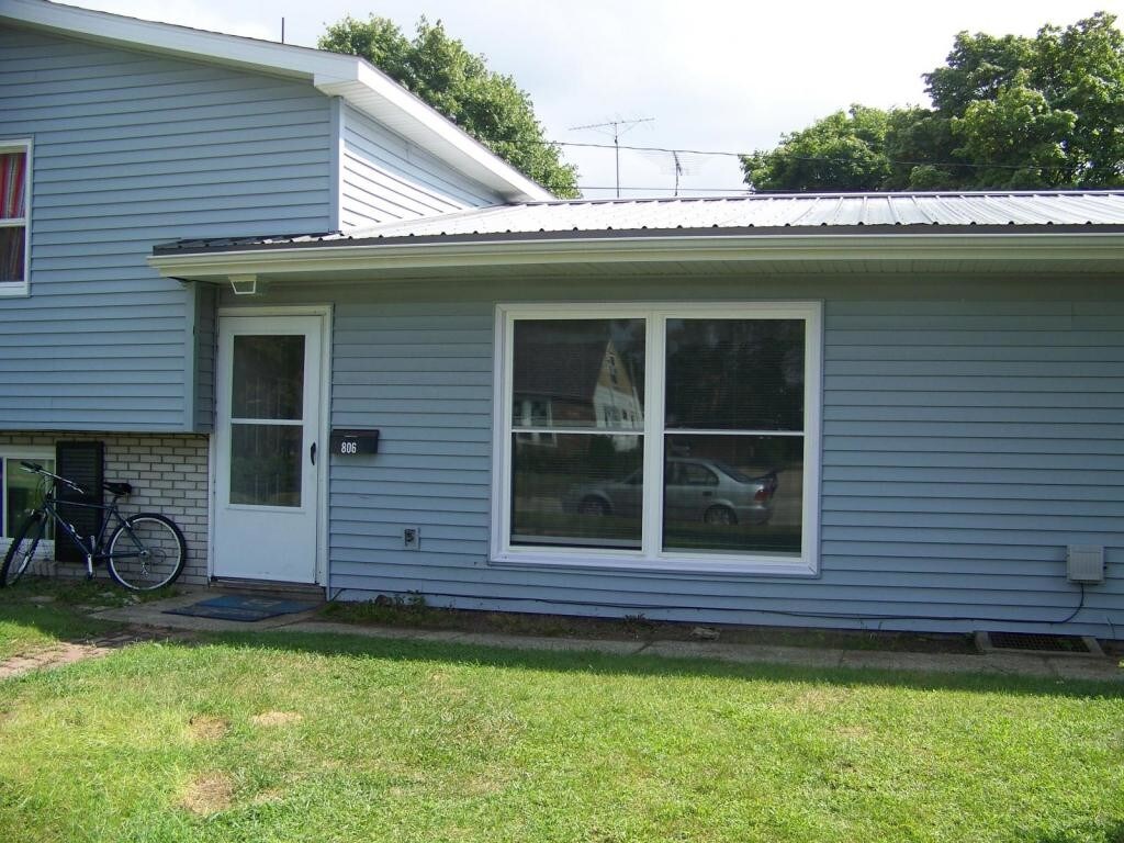 Foto principal - 806 E Gaylord St