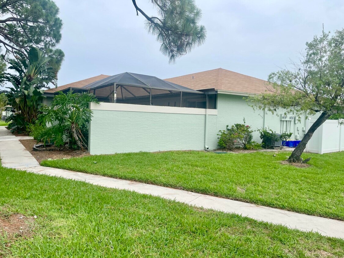 Foto principal - 105 Harvest Moon Ct