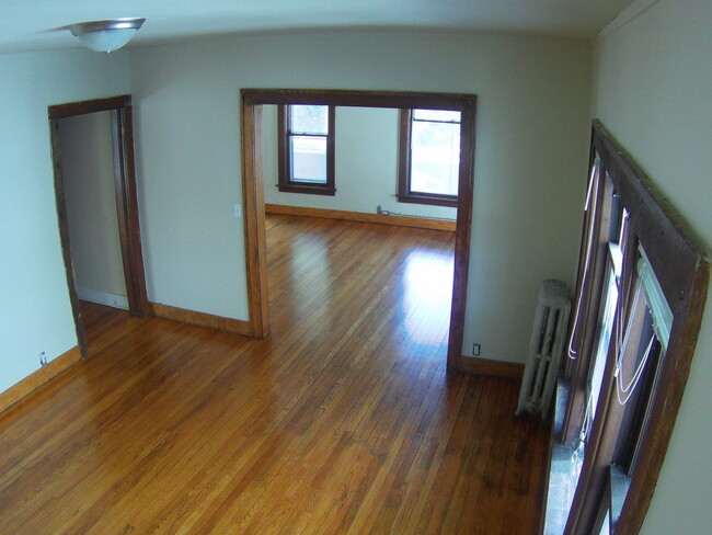 Building Photo - 916 W Lovell St
