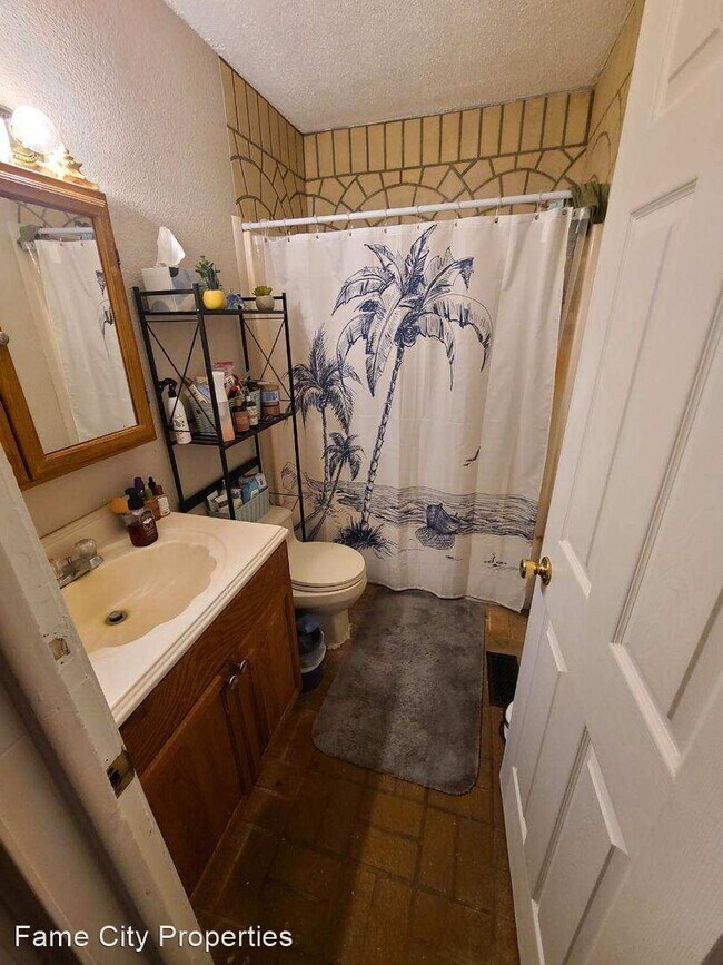 Building Photo - 3 br, 1 bath House - 2730 Dorothy Ave NE