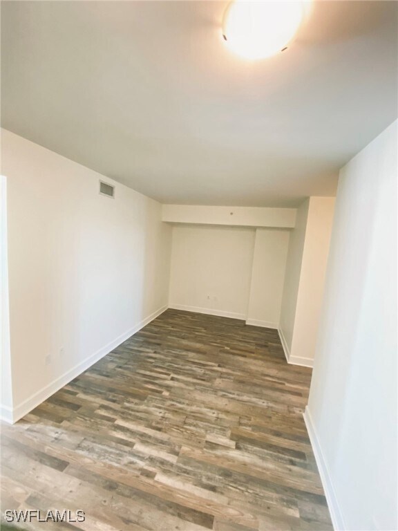 Foto del edificio - 3000 Oasis Grand Blvd