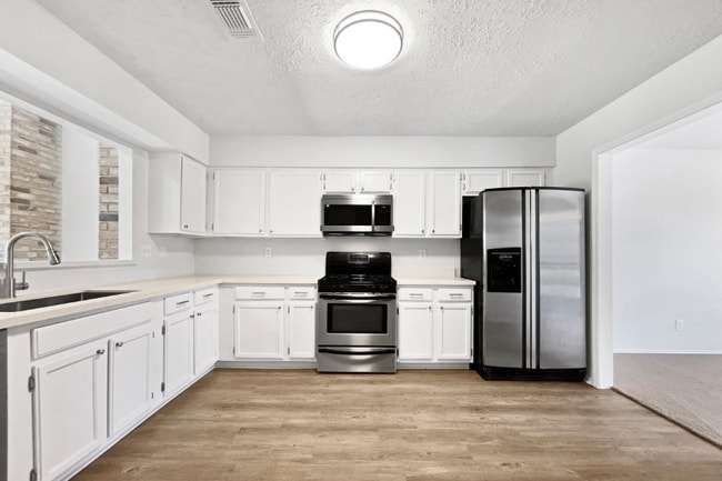 Foto del edificio - 5315 Windsong Trail