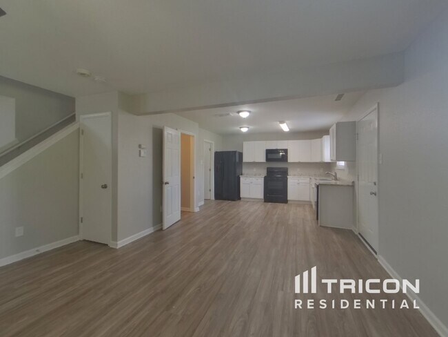 Building Photo - 3436 Pikes Peak Dr