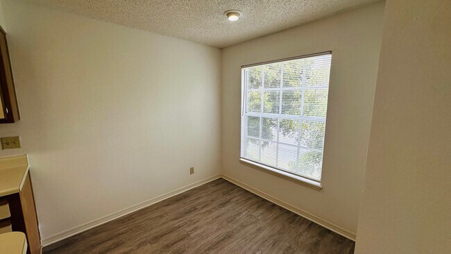 Foto del edificio - 1079 S Hiawassee Rd