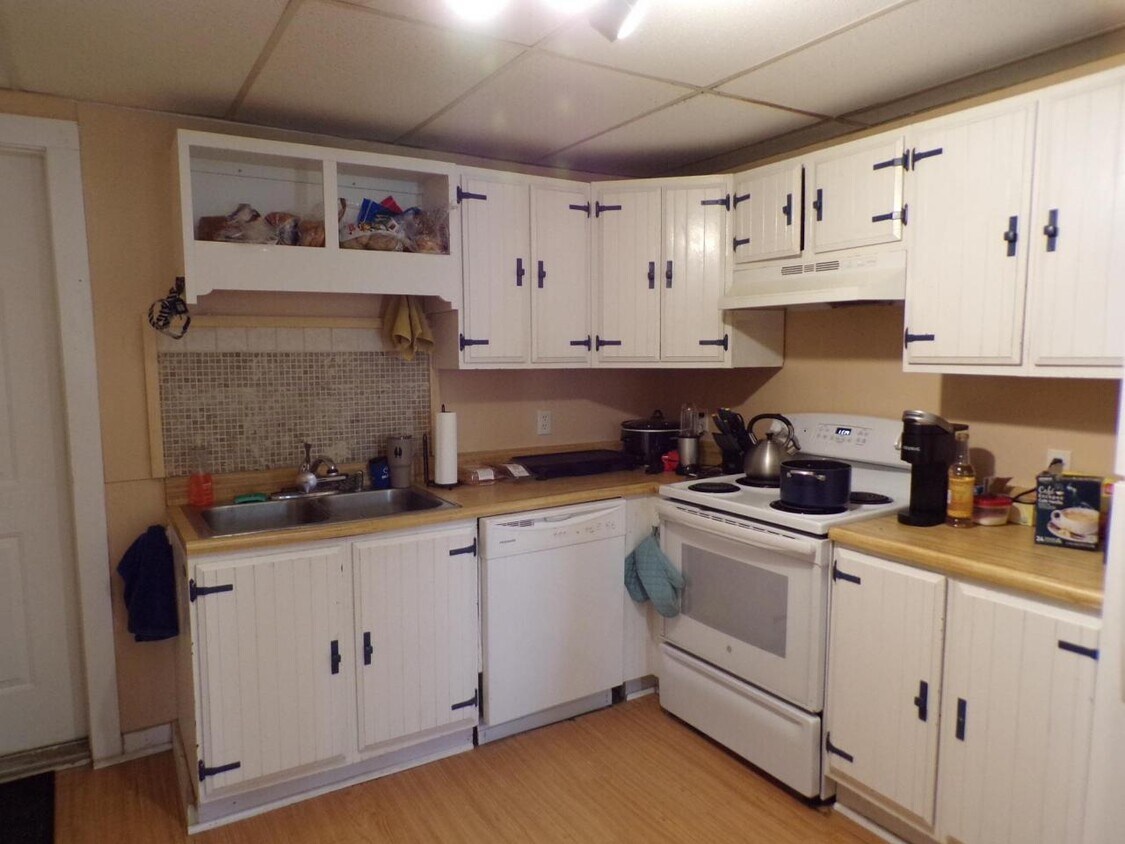 Kitchen - 16 High St