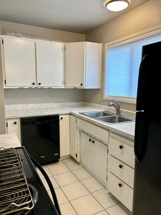 Foto principal - 3437 Redwood Ave