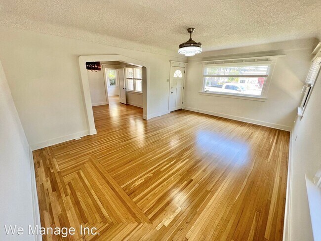 Building Photo - 3 br, 1 bath House - 237 Park Ave