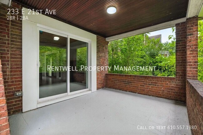 Building Photo - 233 E 21st Ave