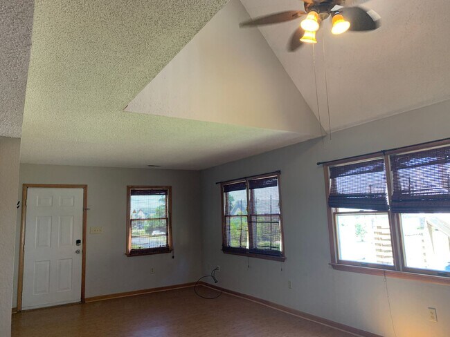 Foto del edificio - 3 Bedroom 2 Bath Home in Colington Availab...