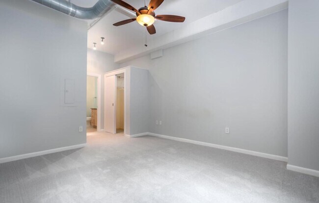 Foto del edificio - Great 3rd Floor 2BR/2BA Condo (with Parkin...