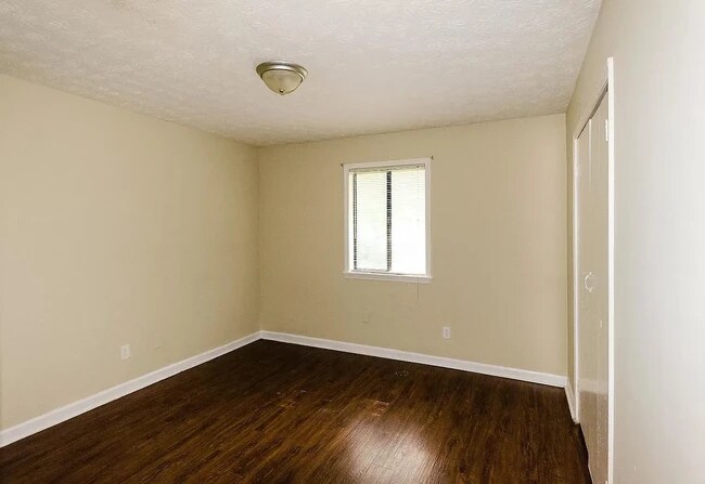 Foto del edificio - 131 Langford Ct