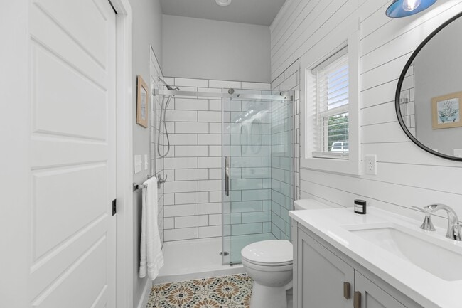 Building Photo - 233 Auttie Cir