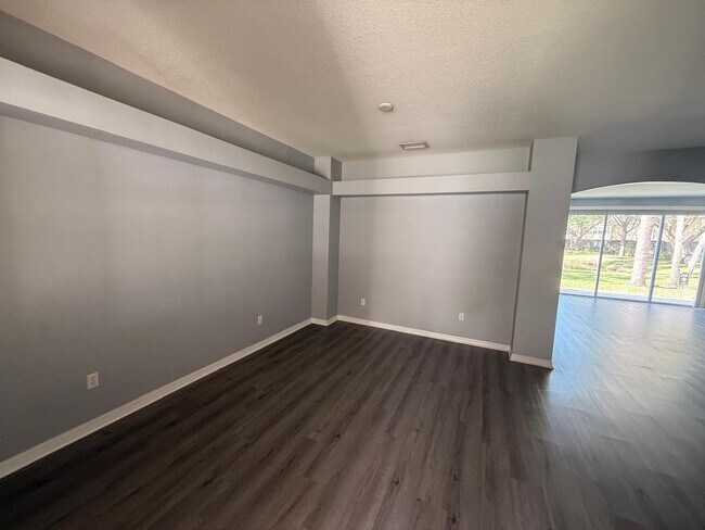 Foto del edificio - 3635 Pine Knot Dr