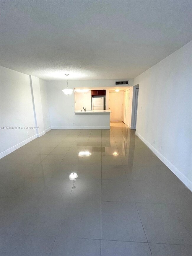 Building Photo - 9001 SW 77th Ave